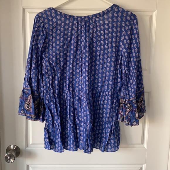 American Eagle blue paisley blouse - Picture 2 of 7